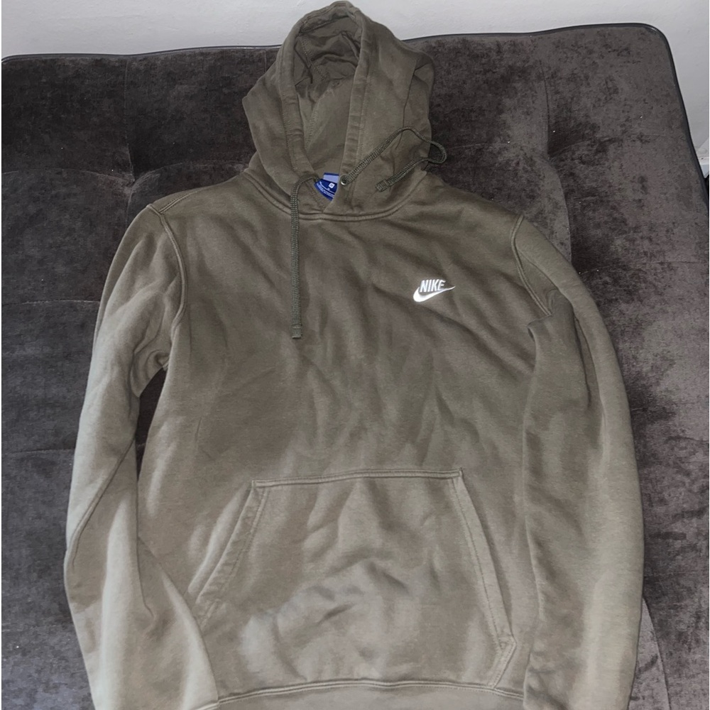 Nike Sportswear Club Cargo Khaki Green Hoodie Hooded Sweatshirt Pullover Medium